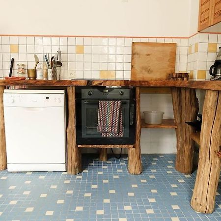 Gite Au Coeur D'Une Residence D'Artiste Saint-Aubin-de-Bonneval Extérieur photo