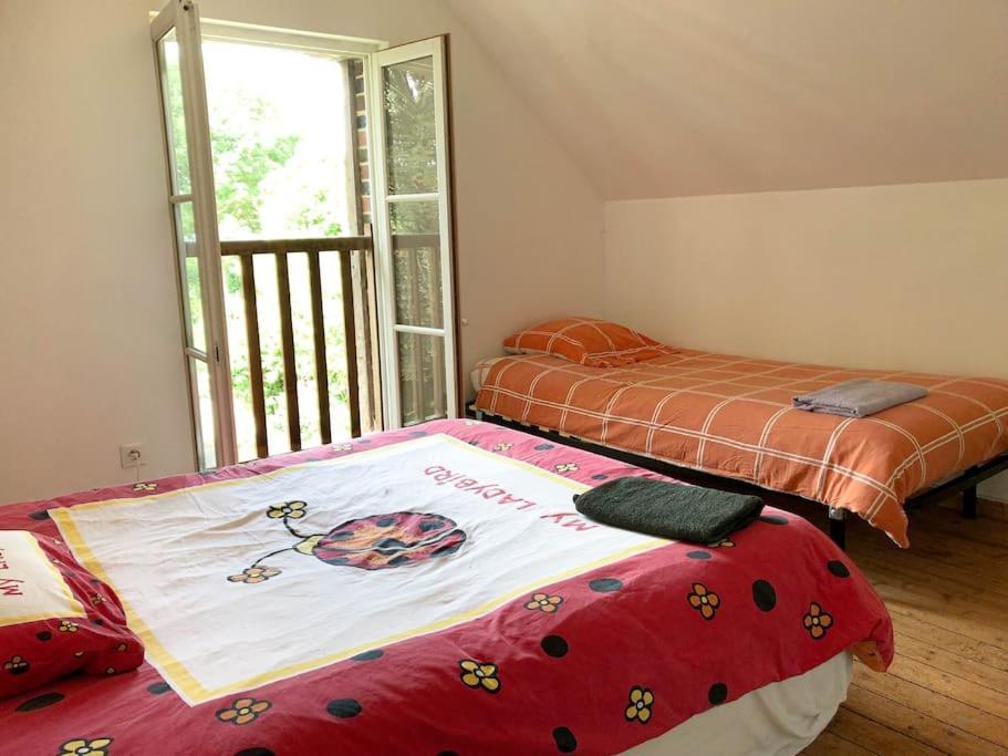 Gite Au Coeur D'Une Residence D'Artiste Saint-Aubin-de-Bonneval Extérieur photo